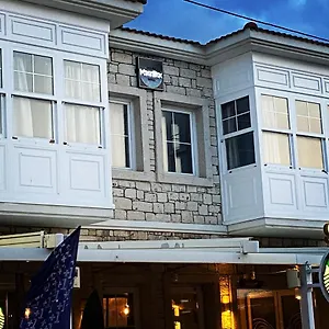 Moonbox Hotel